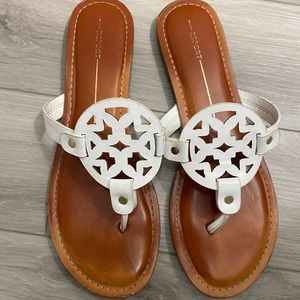 Report White Sandal